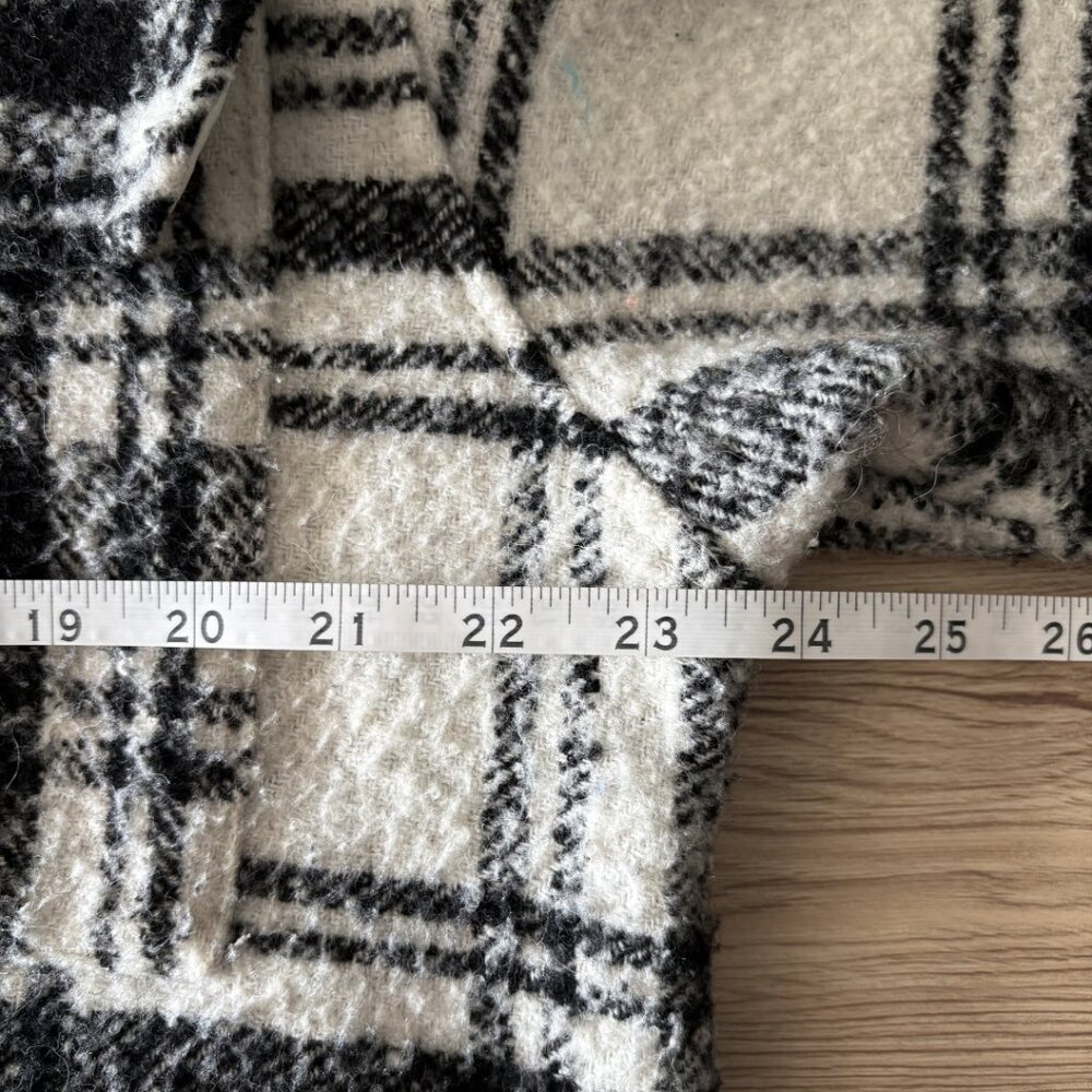H&M | Plaid Shacket - Picture 7 of 8